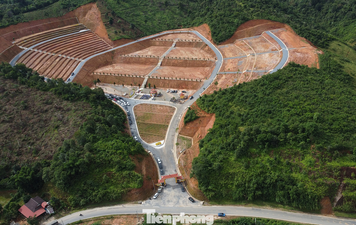 Toàn cảnh công trình Nghĩa trang nhân dân An Lạc Viên tọa lạc tại xã Ẳng Tở.