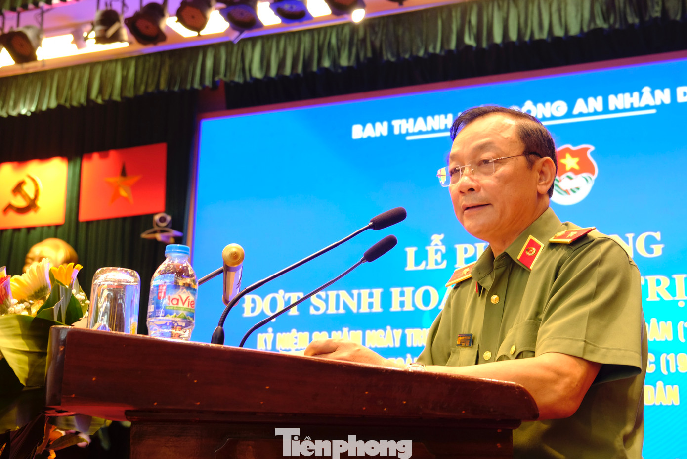 Thiếu tướng Đặng Ngọc Bách - Phó Cục trưởng Cục Công tác đảng và công tác chính trị, Bộ Công an phát biểu chỉ đạo tại Lễ phát động. Thiếu tướng Đặng Ngọc Bách - Phó Cục trưởng Cục Công tác đảng và công tác chính trị, Bộ Công an phát biểu chỉ đạo tại Lễ phát động.