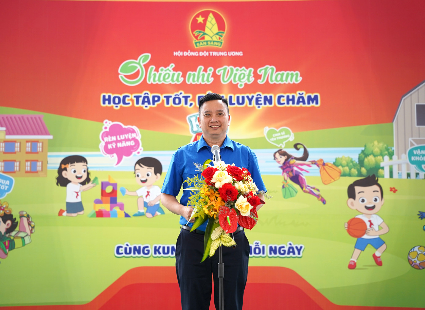 Anh Lê Anh Quân - Phó Chủ tịch Hội đồng Đội T.Ư phát biểu tại chương trình. Anh Lê Anh Quân - Phó Chủ tịch Hội đồng Đội T.Ư phát biểu tại chương trình.