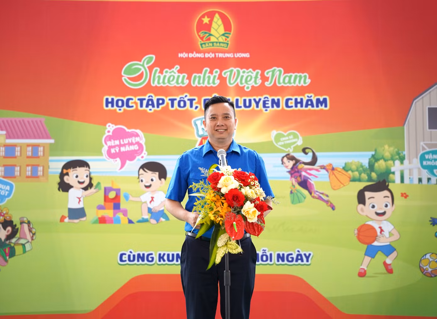 Anh Lê Anh Quân - Phó Chủ tịch Hội đồng Đội T.Ư phát biểu tại chương trình. Anh Lê Anh Quân - Phó Chủ tịch Hội đồng Đội T.Ư phát biểu tại chương trình.