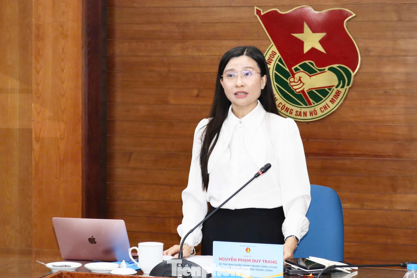 Chị Nguyễn Phạm Duy Trang - Bí thư T.Ư Đoàn, Chủ tịch Hội đồng Trung ương phát biểu kết luận phiên họp. Chị Nguyễn Phạm Duy Trang - Bí thư T.Ư Đoàn, Chủ tịch Hội đồng Trung ương phát biểu kết luận phiên họp.