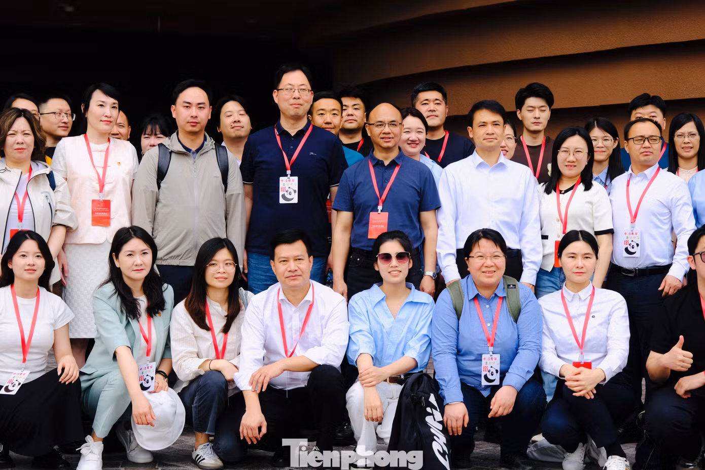 Hoạt động tham quan, trải nghiệm tại Bảo tàng gốm Bát Tràng là một hoạt động văn hóa ý nghĩa trong khuôn khổ chương trình Gặp gỡ hữu nghị thanh niên Việt Nam - Trung Quốc.