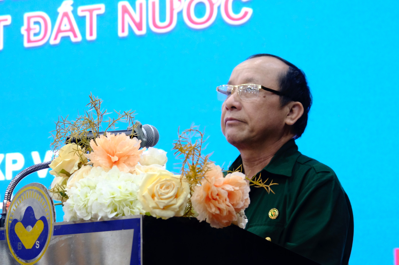 Ông Lê Văn Thành - Chủ tịch Hội Cựu TNXP tỉnh Thanh Hóa chia sẻ tại hội nghị. Ảnh: Châu Linh