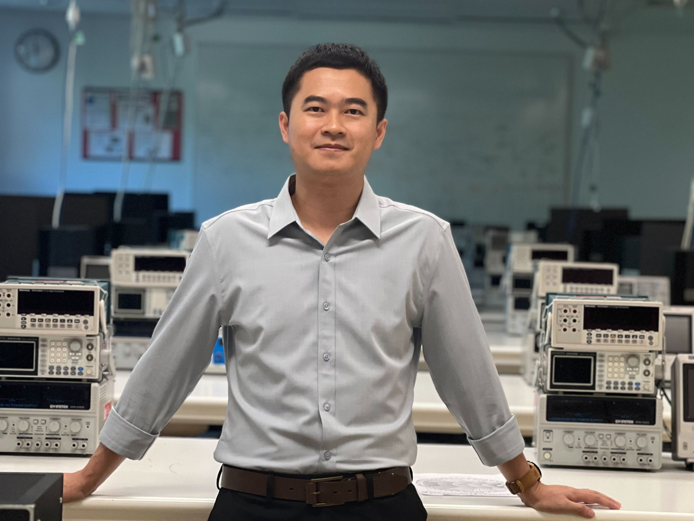 Theo anh Sang, làm khoa học giống như trồng cây, mỗi mầm non hiểu biết mọc lên đều làm anh thấy đáng sống hơn.