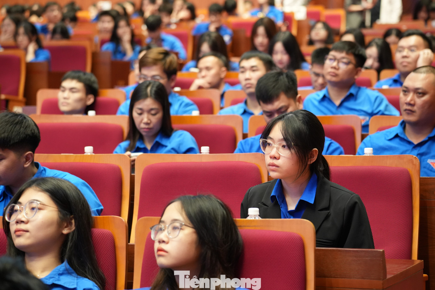 Đại biểu thanh niên hai nước tham dự chương trình. Đại biểu thanh niên hai nước tham dự chương trình.