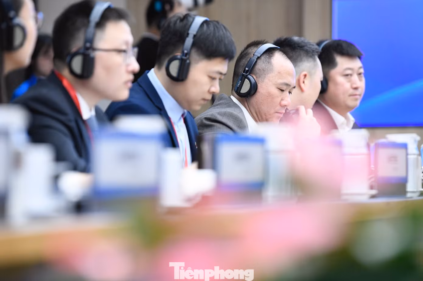 Đại biểu thanh niên Việt - Trung tham dự tọa đàm.