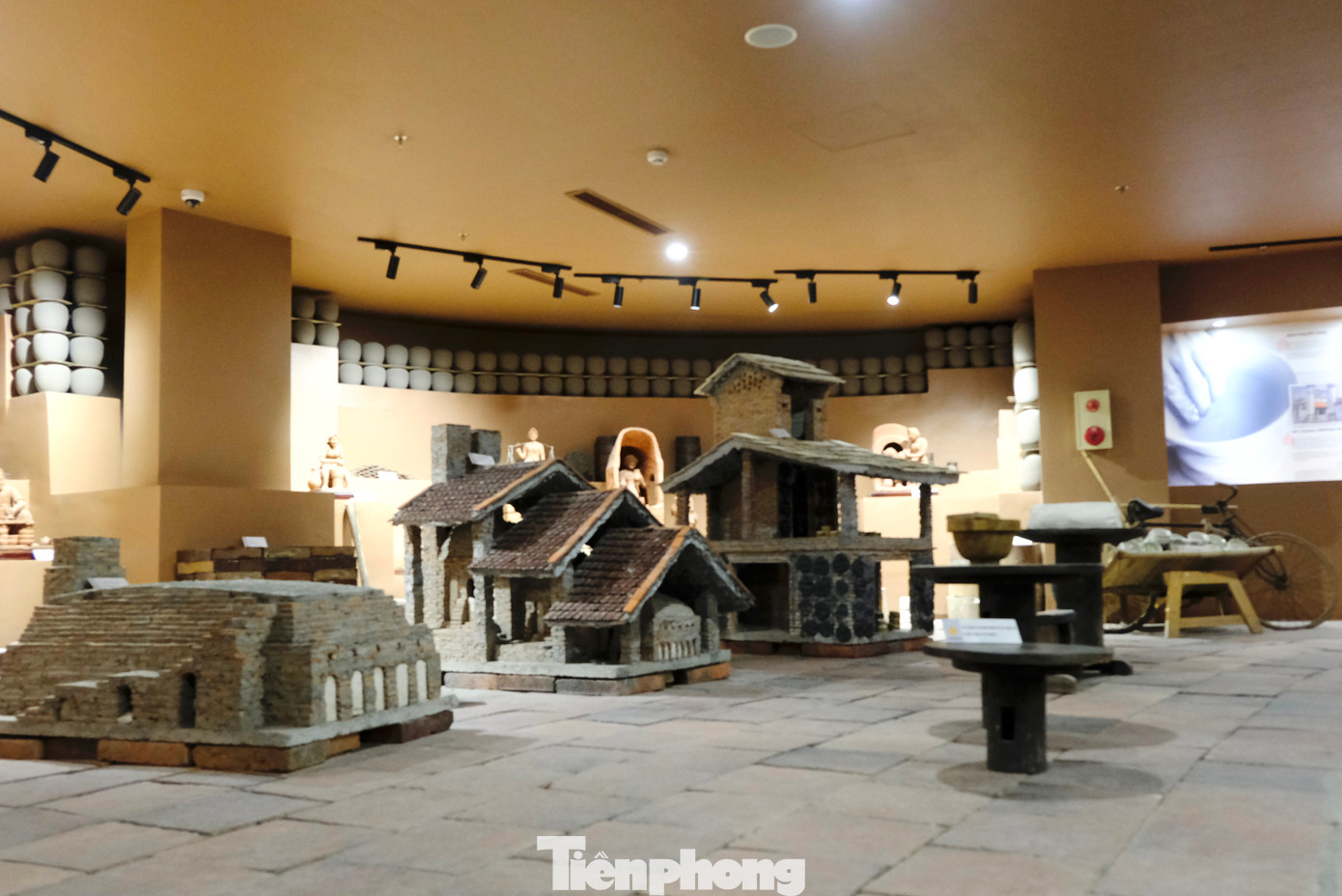 Các sản phẩm được trưng bày tại bảo tàng. Ảnh: Châu Linh