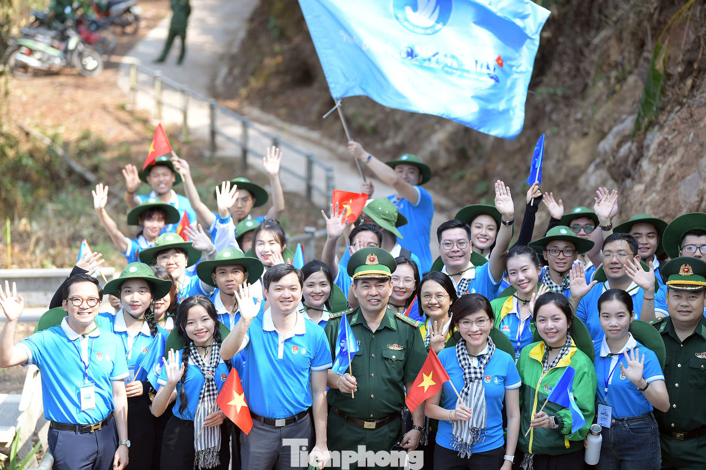 Cuộc thi video clip "Sinh viên Việt Nam viết tiếp câu chuyện hòa bình" được phát động với thông điệp: Hòa bình không phải là món quà được trao tặng, mà là thành quả được đánh đổi bằng máu xương, nước mắt và biết bao mất mát của lớp lớp thế hệ cha anh. Ảnh: Dương Triều Cuộc thi video clip "Sinh viên Việt Nam viết tiếp câu chuyện hòa bình" được phát động với thông điệp: Hòa bình không phải là món quà được trao tặng, mà là thành quả được đánh đổi bằng máu xương, nước mắt và biết bao mất mát của lớp lớp thế hệ cha anh. Ảnh: Dương Triều