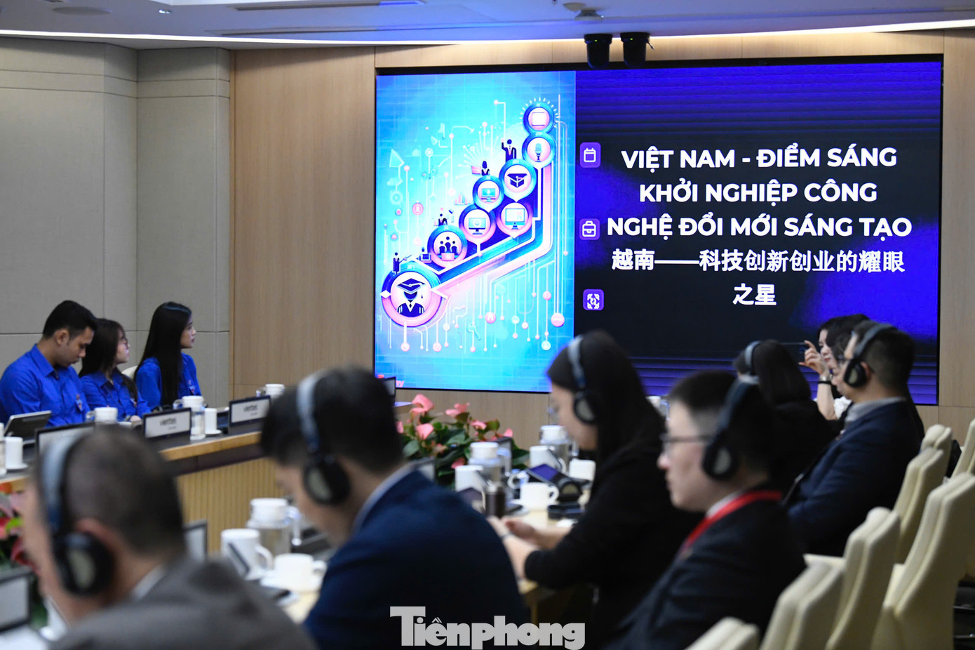 Đại biểu thanh niên Việt Nam tham dự tọa đàm.