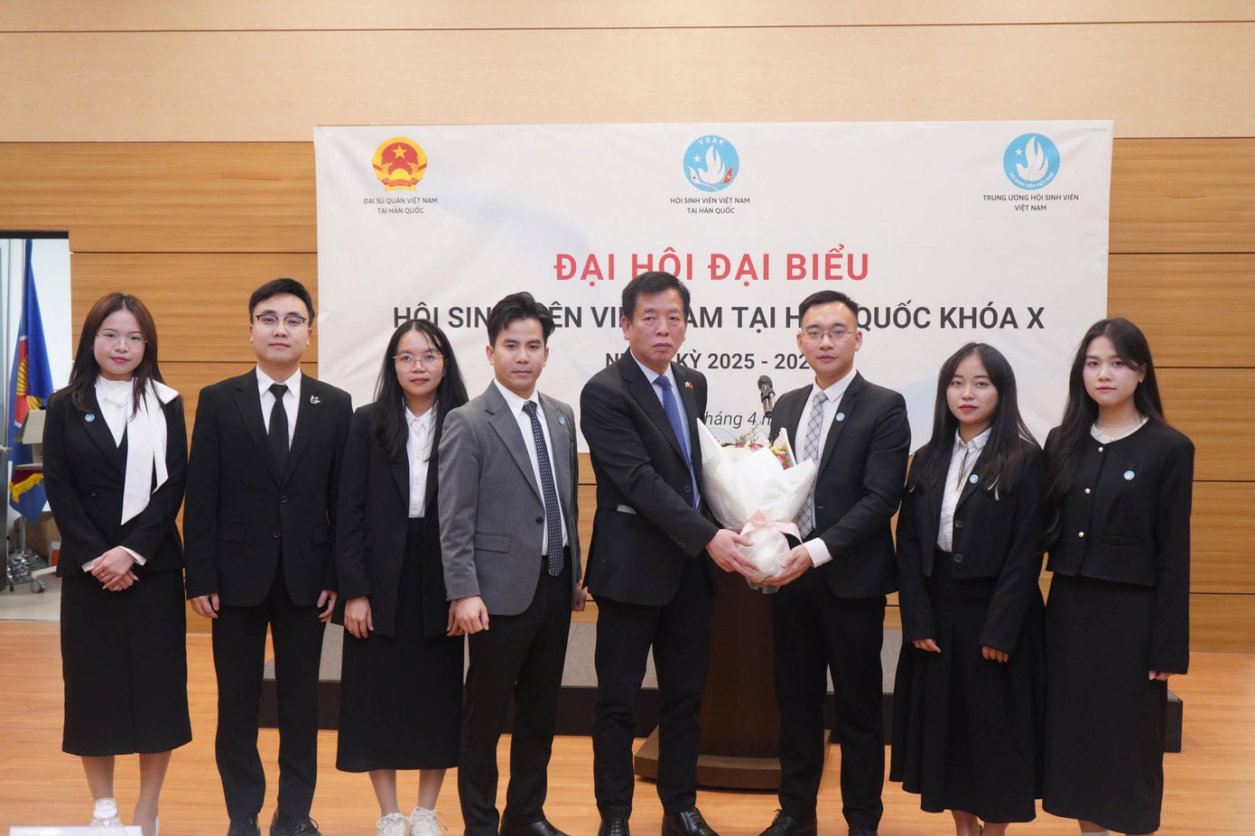 Ra mắt Ban Thư ký Hội Sinh viên Việt Nam tại Hàn Quốc. Ra mắt Ban Thư ký Hội Sinh viên Việt Nam tại Hàn Quốc.