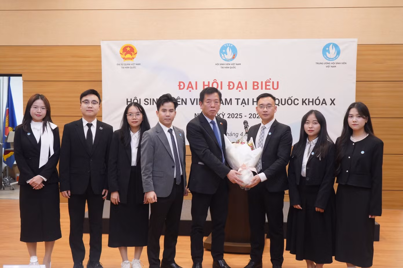 Ra mắt Ban Thư ký Hội Sinh viên Việt Nam tại Hàn Quốc. Ra mắt Ban Thư ký Hội Sinh viên Việt Nam tại Hàn Quốc.