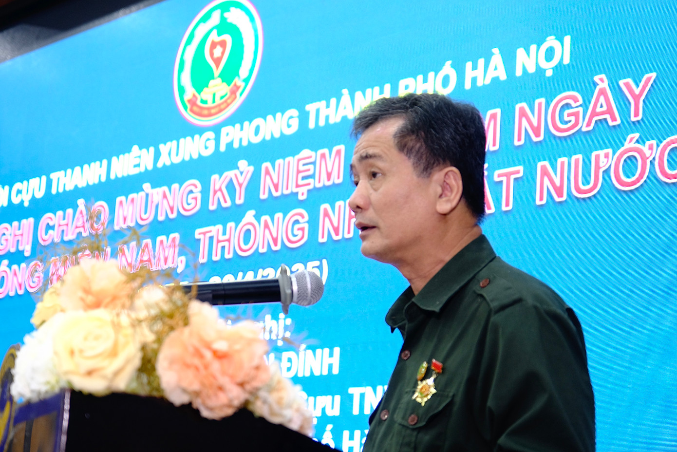 Chủ tịch Hội Cựu TNXP Thành phố Hà Nội Nguyễn Văn Đính phát biểu tại hội nghị.