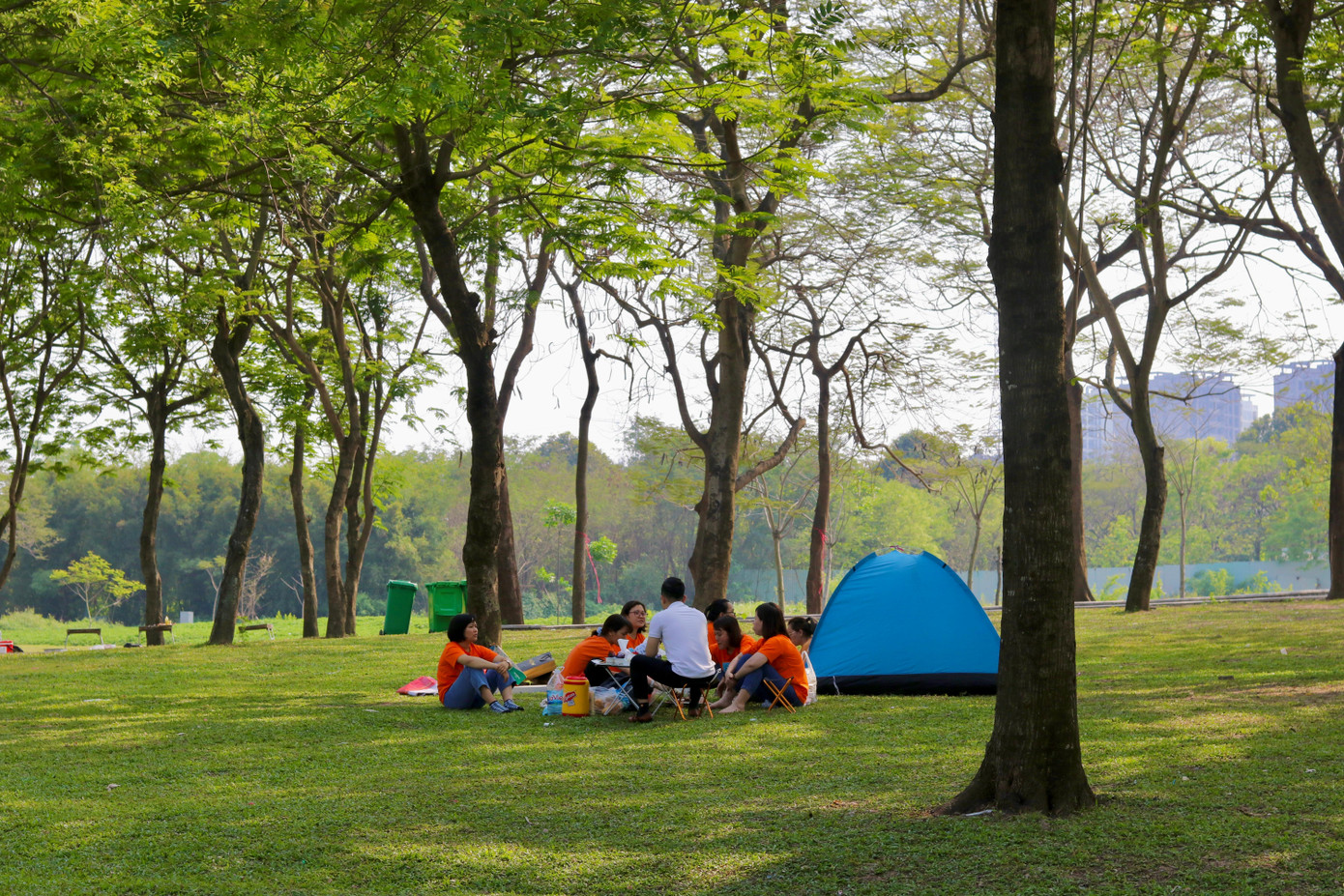 Công viên Yên Sở với không gian cắm trại trong lành và thoáng đãng. Ảnh: Phương Thảo Công viên Yên Sở với không gian cắm trại trong lành và thoáng đãng. Ảnh: Phương Thảo