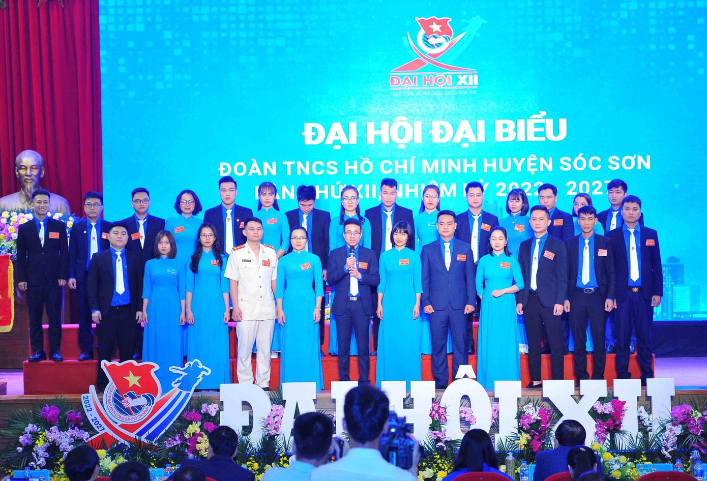 Anh Nguyễn Văn Tuấn, Bí thư Huyện Đoàn Sóc Sơn và BCH Huyện Đoàn khóa XII, nhiệm kỳ 2022 - 2027 ra mắt Đại hội. Anh Nguyễn Văn Tuấn, Bí thư Huyện Đoàn Sóc Sơn và BCH Huyện Đoàn khóa XII, nhiệm kỳ 2022 - 2027 ra mắt Đại hội.