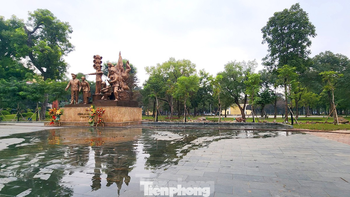 Trong suốt hàng chục năm vận hành, công viên Thống Nhất đã trải qua nhiều lần tu sửa. Tháng 12/2022, thực hiện chủ trương của thành phố Hà Nội, công viên Thống Nhất được thí điểm hạ một phần hàng rào dài khoảng 400m, trở thành công viên “mở” kết nối với không gian đi bộ phố Trần Nhân Tông và phụ cận.