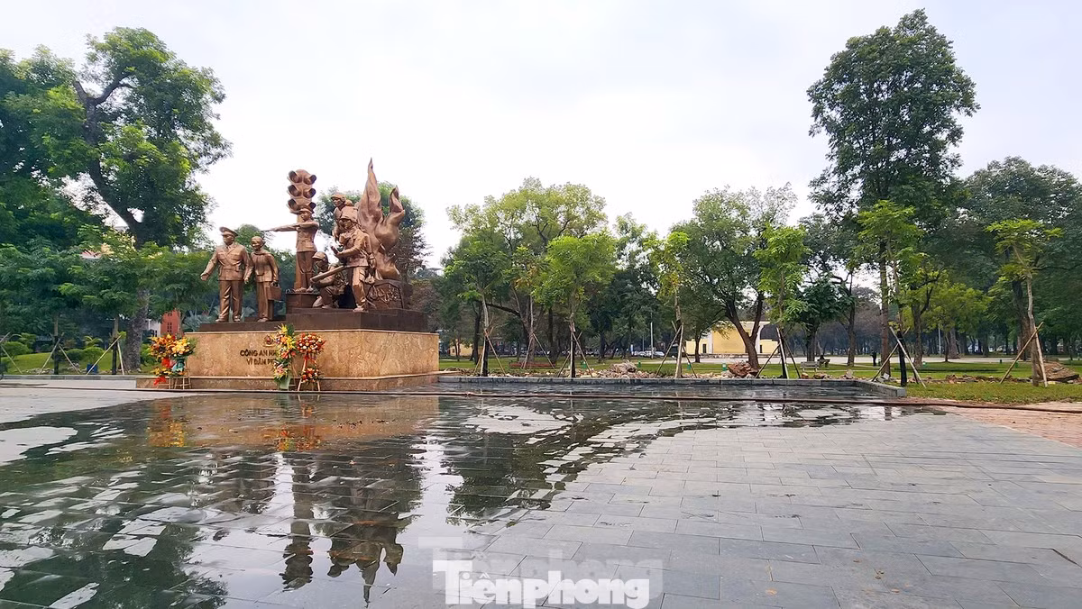 Trong suốt hàng chục năm vận hành, công viên Thống Nhất đã trải qua nhiều lần tu sửa. Tháng 12/2022, thực hiện chủ trương của thành phố Hà Nội, công viên Thống Nhất được thí điểm hạ một phần hàng rào dài khoảng 400m, trở thành công viên “mở” kết nối với không gian đi bộ phố Trần Nhân Tông và phụ cận.