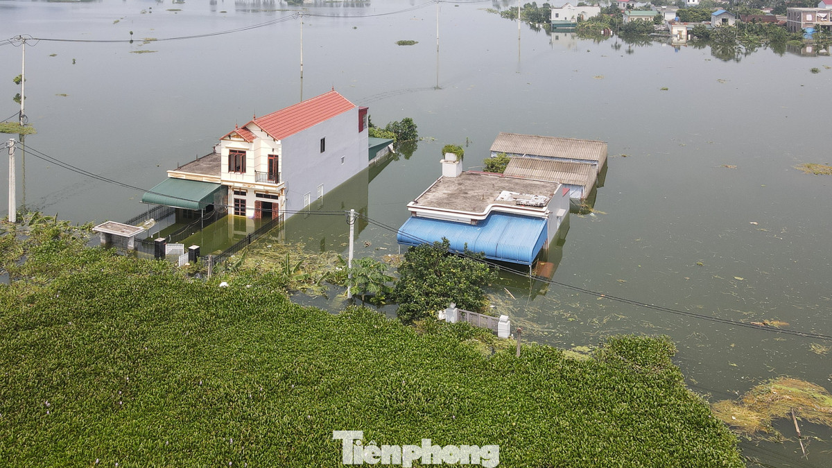 Nhiều người dân sinh sống tại đây cho biết, chưa bao giờ chứng kiến đợt ngập lụt lớn như vậy.
