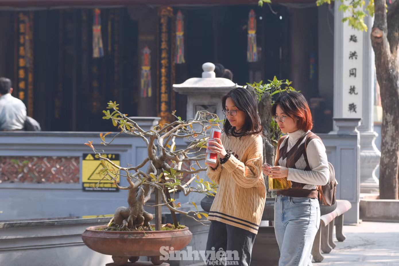 Chùa Hà có tiếng là thiêng trong việc cầu duyên, mang đến nhiều may mắn trong tình yêu.
