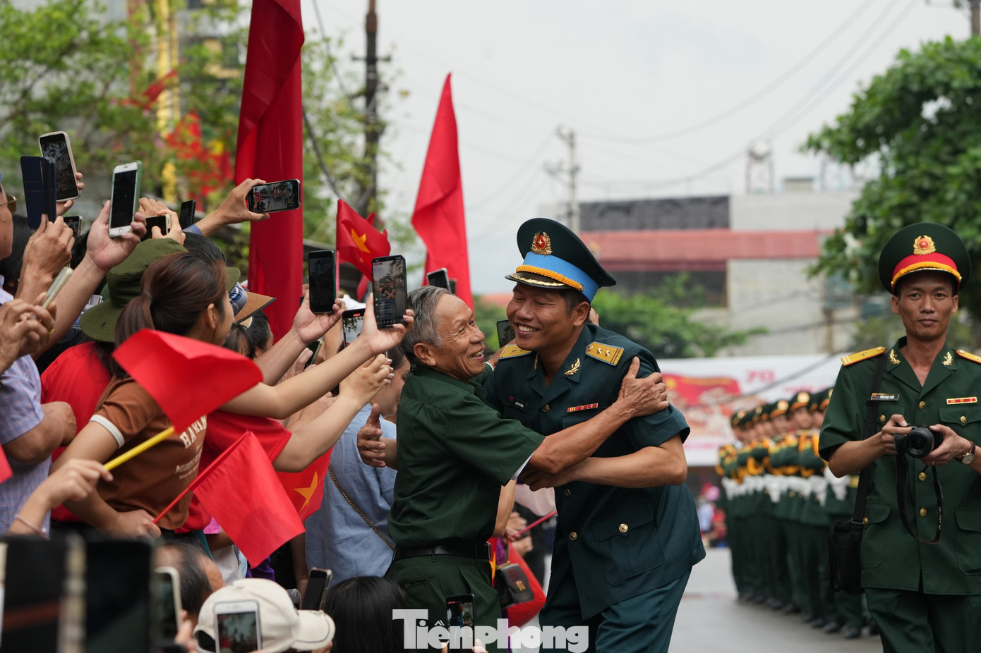 Một số hình ảnh trong buổi lễ diễu hành, diễu binh kỷ niệm 70 năm chiến thắng Điện Biên Phủ.