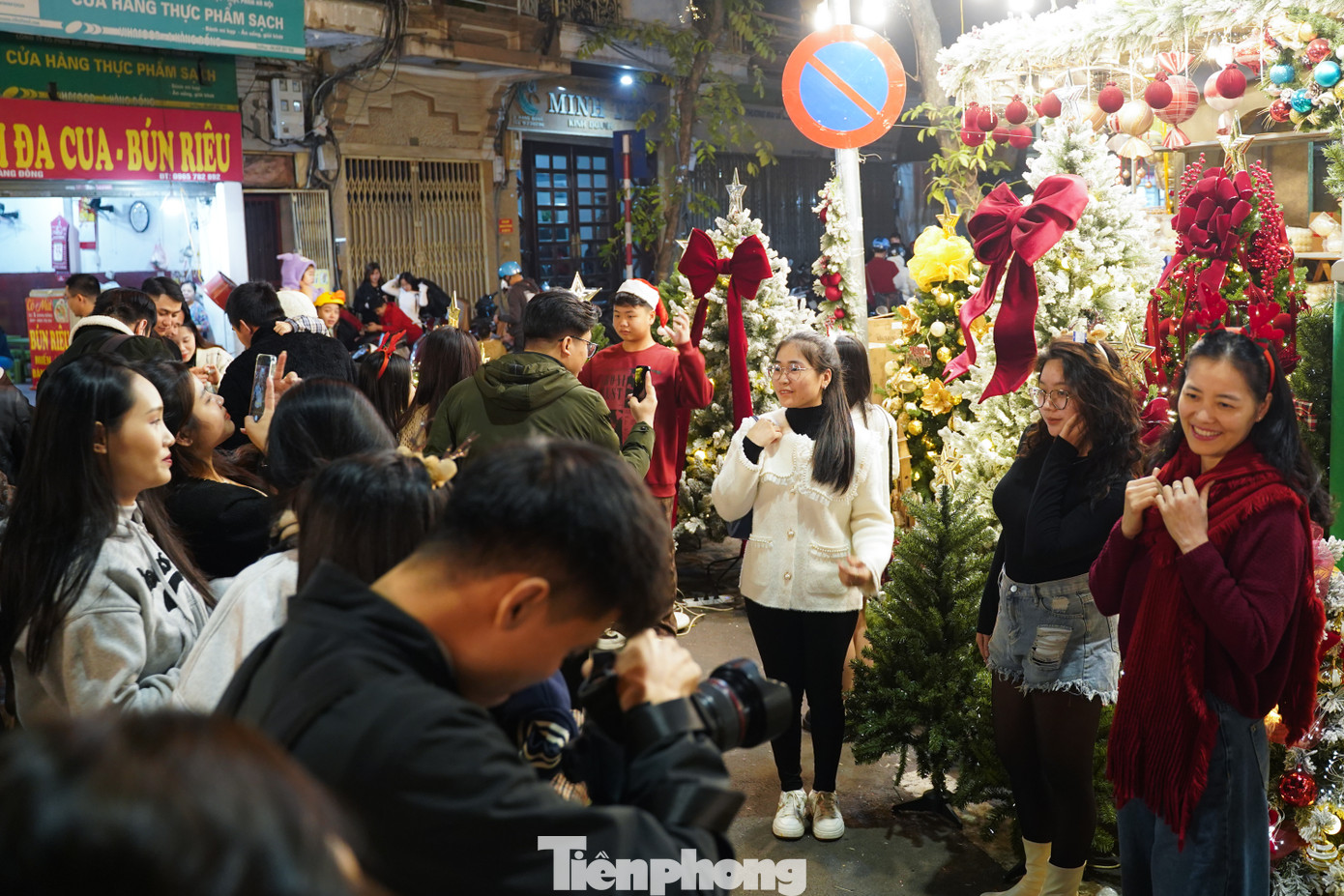 Ai cũng mong có tấm ảnh đẹp cho dịp Giáng sinh sắp tới.