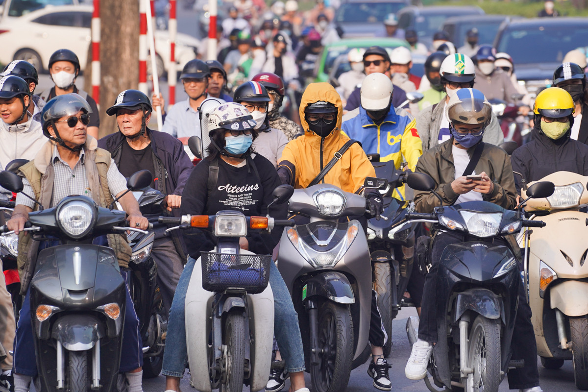 Là một trong những trục chính hướng về trung tâm Hà Nội, tuyến Đào Tấn - Kim Mã - Nguyễn Thái Học đang gánh hàng chục nghìn lượt phương tiện di chuyển mỗi ngày. Tình trạng ùn tắc giao thông không chỉ làm khó khăn việc di chuyển của người dân mà còn tạo ra áp lực lớn trong cuộc sống hàng ngày.