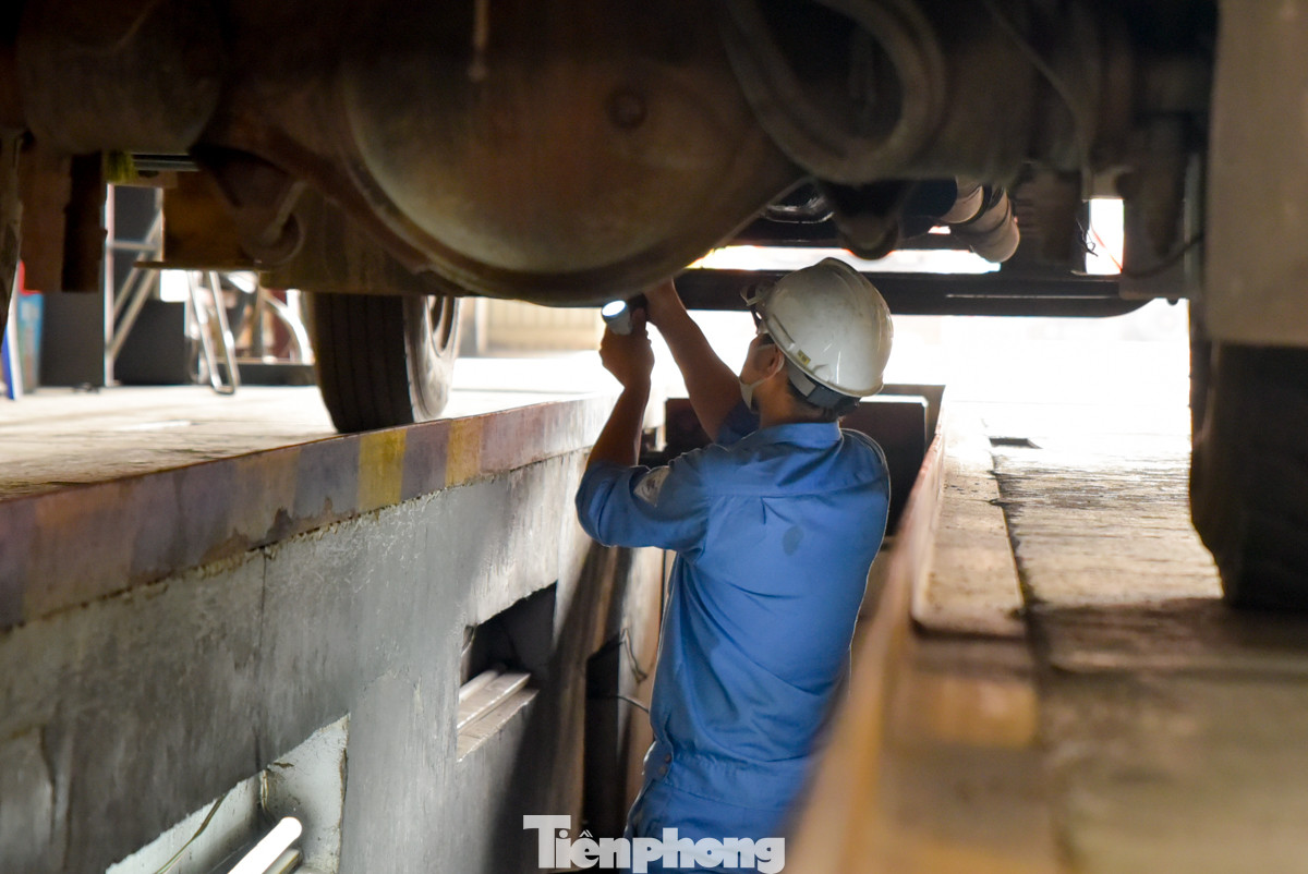 Để thuận lợi cho người dân, bên cạnh việc tiếp nhận xe đến trực tiếp, Trung tâm Đăng kiểm 29-07D cũng nhận lịch hẹn đăng kiểm trực tuyến qua app trung tâm đăng kiểm.