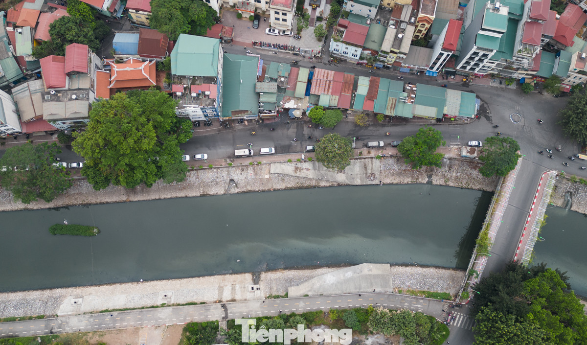 Thành phố Hà Nội đang quyết liệt thực hiện các giải pháp nhằm cải thiện chất lượng sông Tô Lịch. Hà Nội cũng đặt ra mục tiêu biến sông Tô Lịch thành không gian xanh, điểm nhấn cảnh quan và sinh thái phục vụ cộng đồng. Thành phố Hà Nội đang quyết liệt thực hiện các giải pháp nhằm cải thiện chất lượng sông Tô Lịch. Hà Nội cũng đặt ra mục tiêu biến sông Tô Lịch thành không gian xanh, điểm nhấn cảnh quan và sinh thái phục vụ cộng đồng.