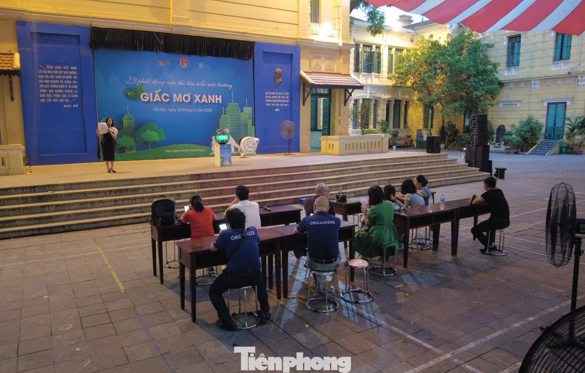 BTC tổng duyệt chương trình vào chiều nay (19/5).