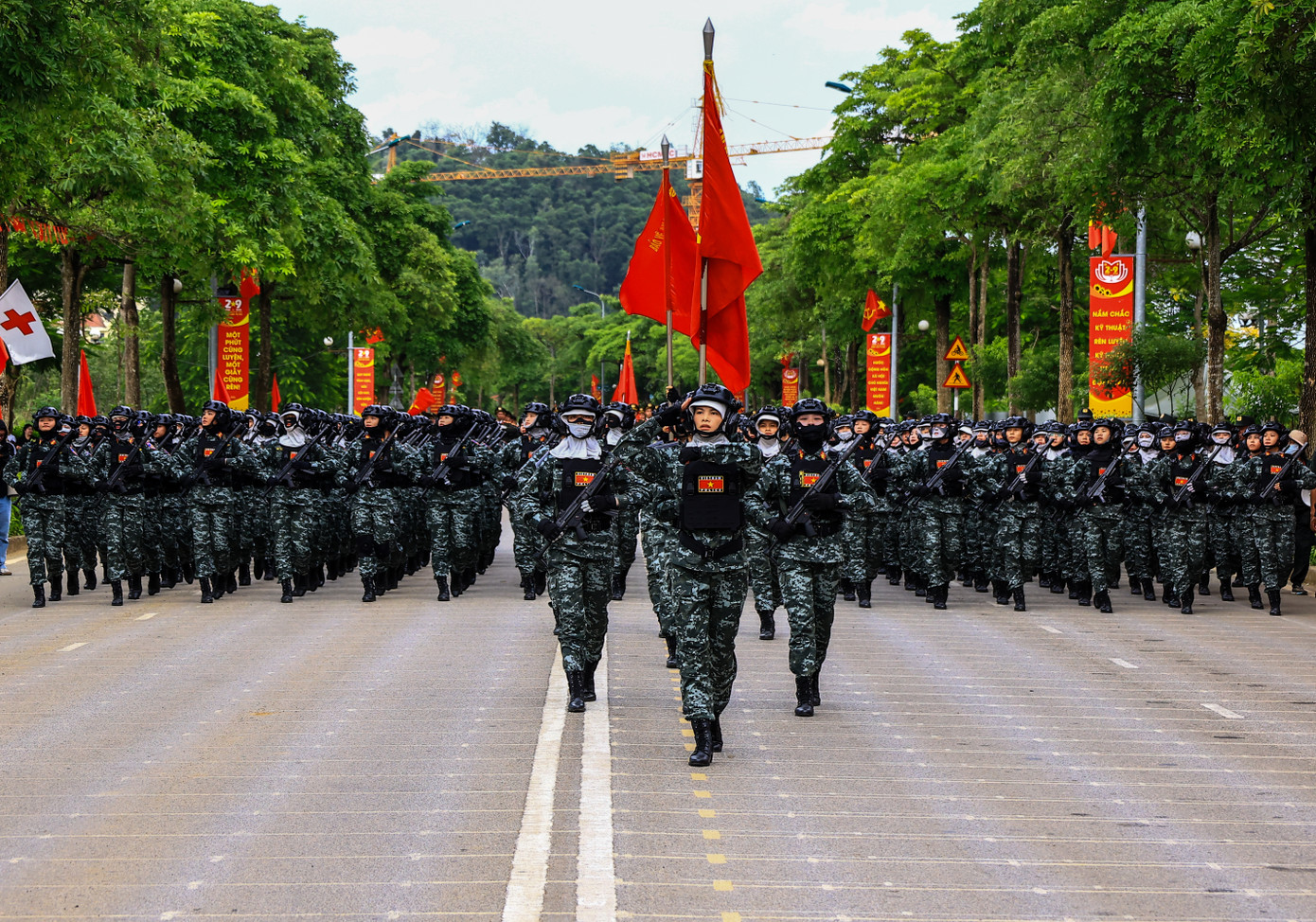 Chiến sĩ công an nhân dân luyện tập, chuẩn bị cho lễ diễu binh, diễu hành. Ảnh: Đức Nguyễn.
