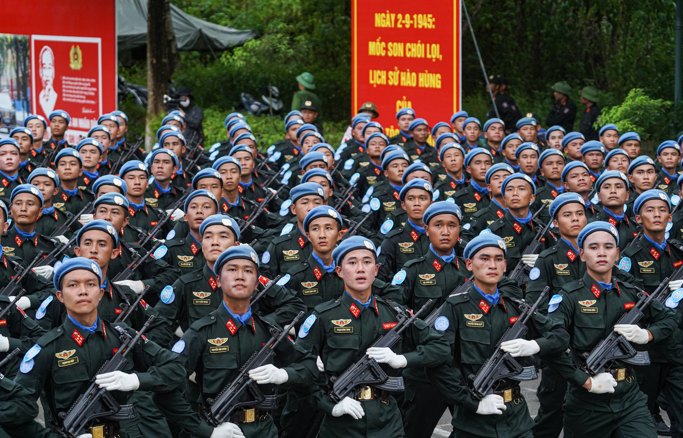 Ghi nhận của phóng viên Tiền Phong ngày 9/7, tại khuôn viên Đại học Quốc gia Hà Nội (xã Hòa Lạc, TP Hà Nội), hàng nghìn học viên, chiến sĩ Công an nhân dân đang nỗ lực luyện tập. Ghi nhận của phóng viên Tiền Phong ngày 9/7, tại khuôn viên Đại học Quốc gia Hà Nội (xã Hòa Lạc, TP Hà Nội), hàng nghìn học viên, chiến sĩ Công an nhân dân đang nỗ lực luyện tập.