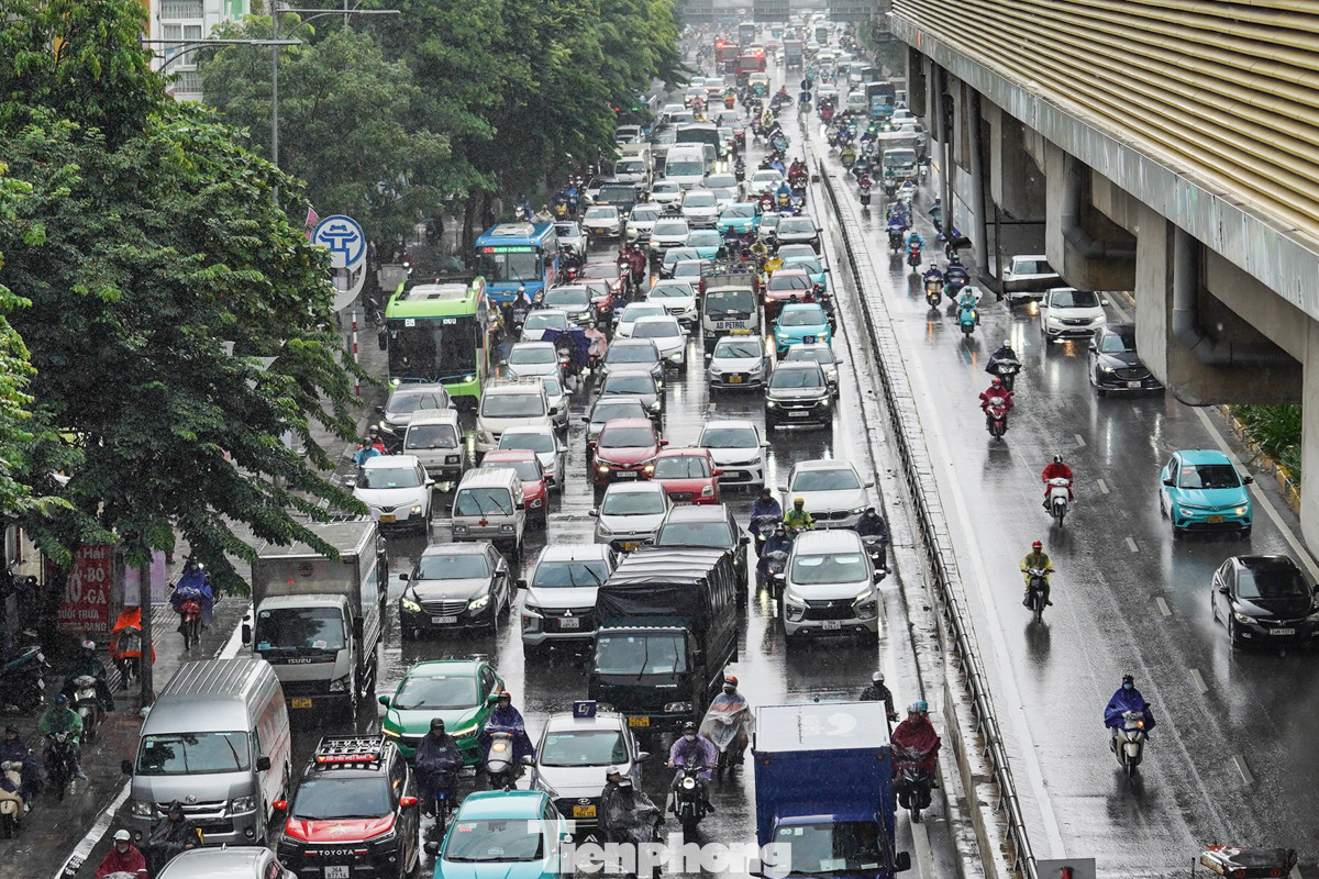 Tại đường Nguyễn Trãi đông nghẹt. Tại đường Nguyễn Trãi đông nghẹt.