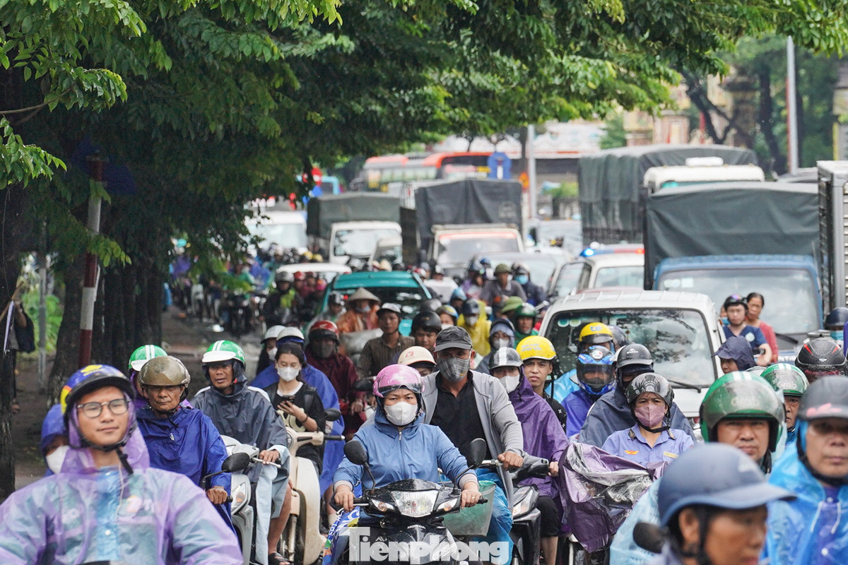 Hình ảnh khu vực đường Giải Phóng hướng ra Ngọc Hồi. Hình ảnh khu vực đường Giải Phóng hướng ra Ngọc Hồi.