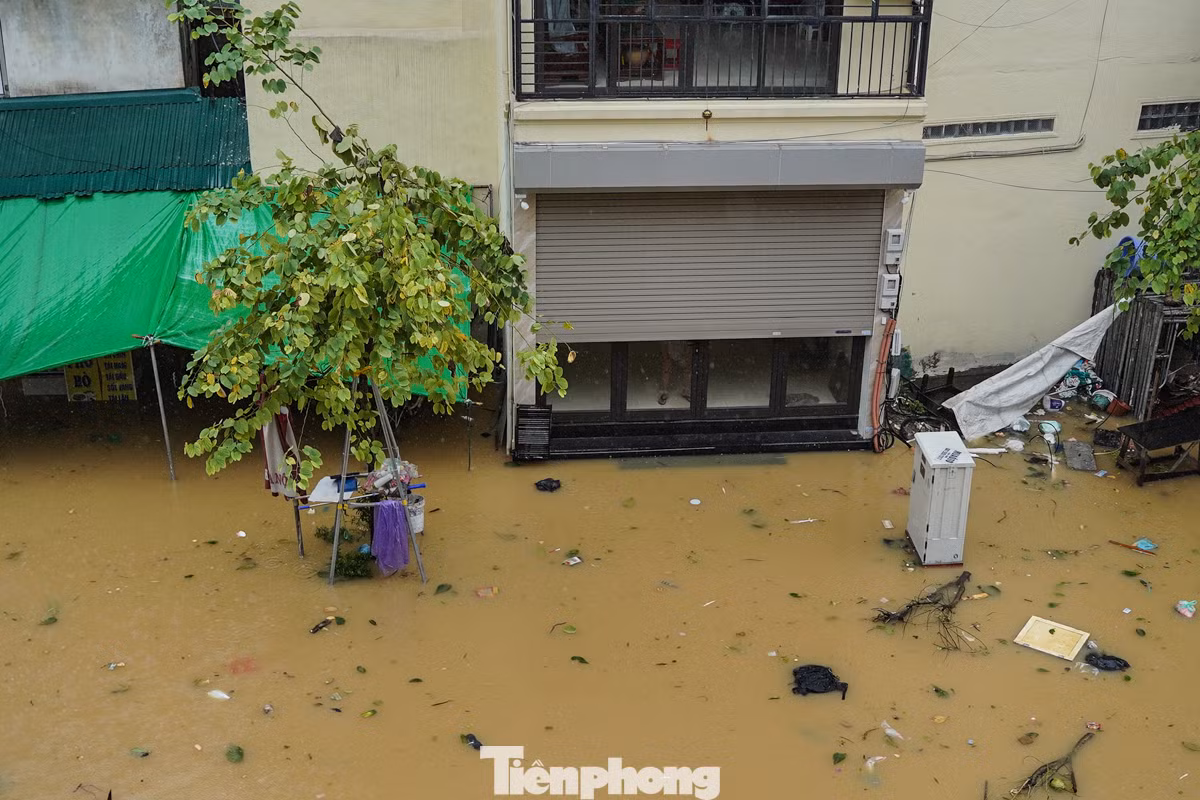 Toàn cảnh đường Chương Dương Độ sáng nay.