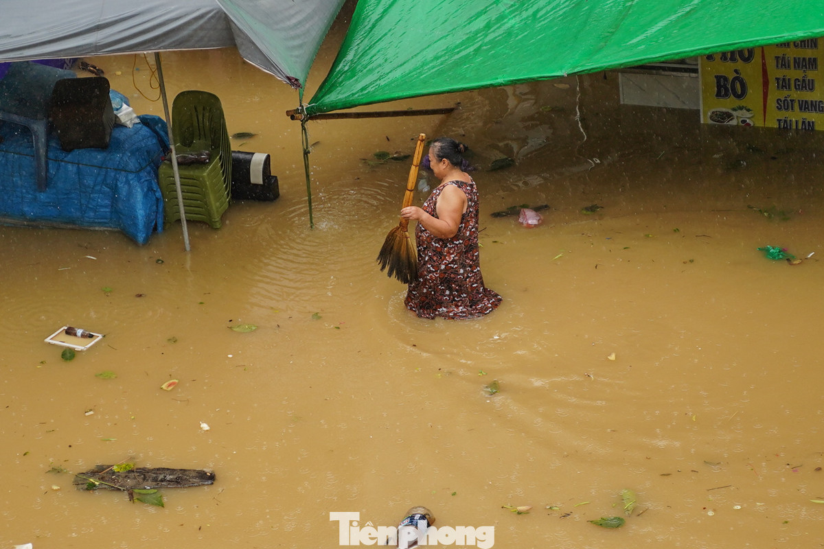Toàn cảnh đường Chương Dương Độ sáng nay.