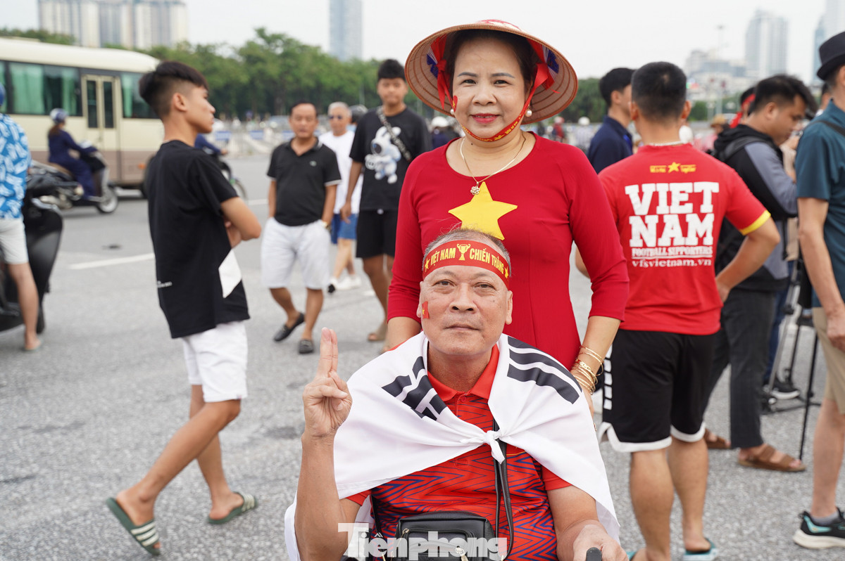 &quot;Tôi chờ đợi một trận đấu đẹp mắt đến từ HLV Kim Sang-sik và các học trò. Tôi mong rằng Việt Nam sẽ chiến thắng với tỉ số 2-0 ngay trên SVĐ Mỹ Đình&quot;, ông Đinh Anh Tuấn nói.