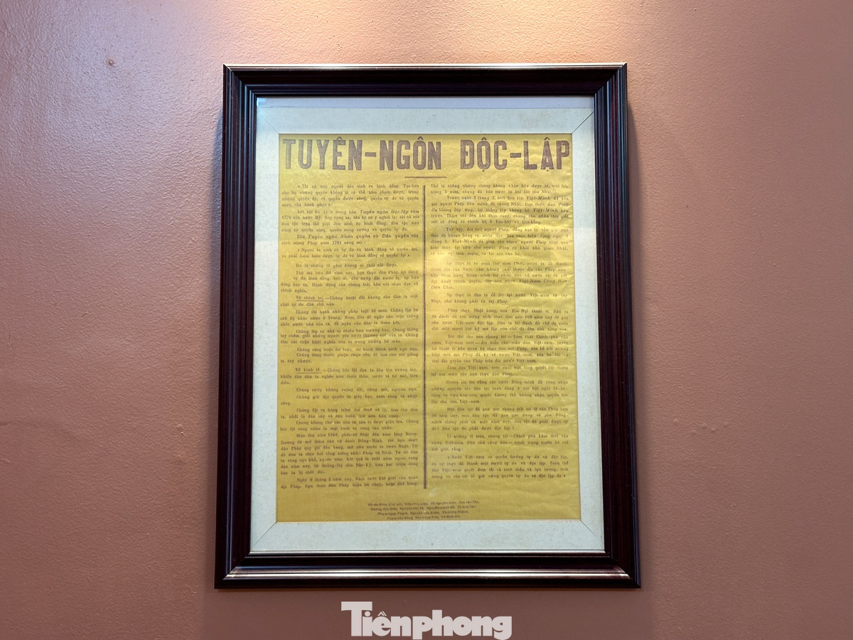 Toàn văn bản tuyên ngôn độc lập được đặt trang trọng tại di tích 48 Hàng Ngang.