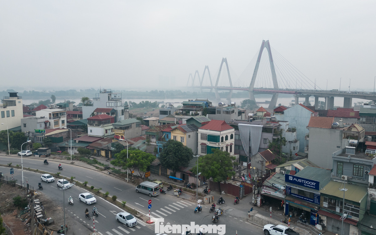 Cục Quản lý Môi trường y tế (Bộ Y tế) khuyến cáo, khi chỉ số chất lượng không khí ở mức xấu (AQI từ 150 đến 200) người dân hạn chế hoạt động ngoài trời hoặc tham gia các hoạt động vận động cần gắng sức.