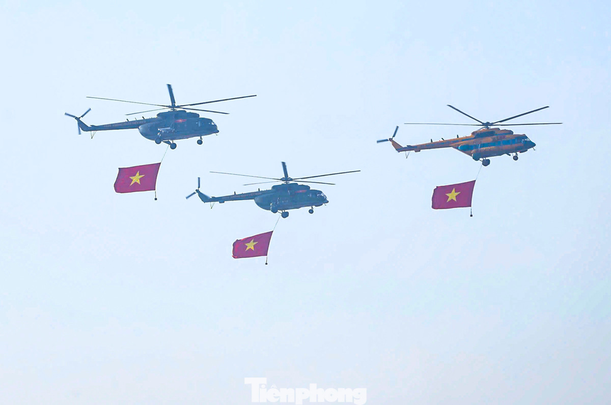 Dự kiến số lượng máy bay trực thăng Mi-8/171 tham gia biểu diễn sẽ tăng lên 10 chiếc vào đúng ngày khai mạc Triển lãm Quốc phòng quốc tế Việt Nam 2024.