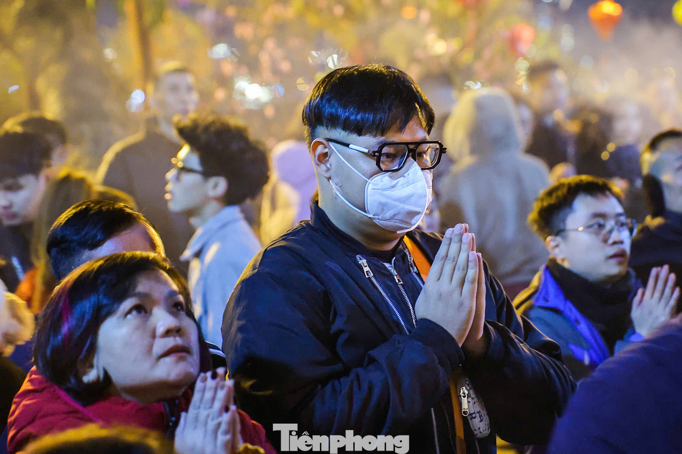 Phủ Tây Hồ từ lâu nay được biết đến là một trong những chốn linh thiêng trong hệ thống đình, đền, chùa, phủ ở Hà Nội nên thường xuyên thu hút đông khách mỗi dịp lễ hoặc ngày đầu năm mới.