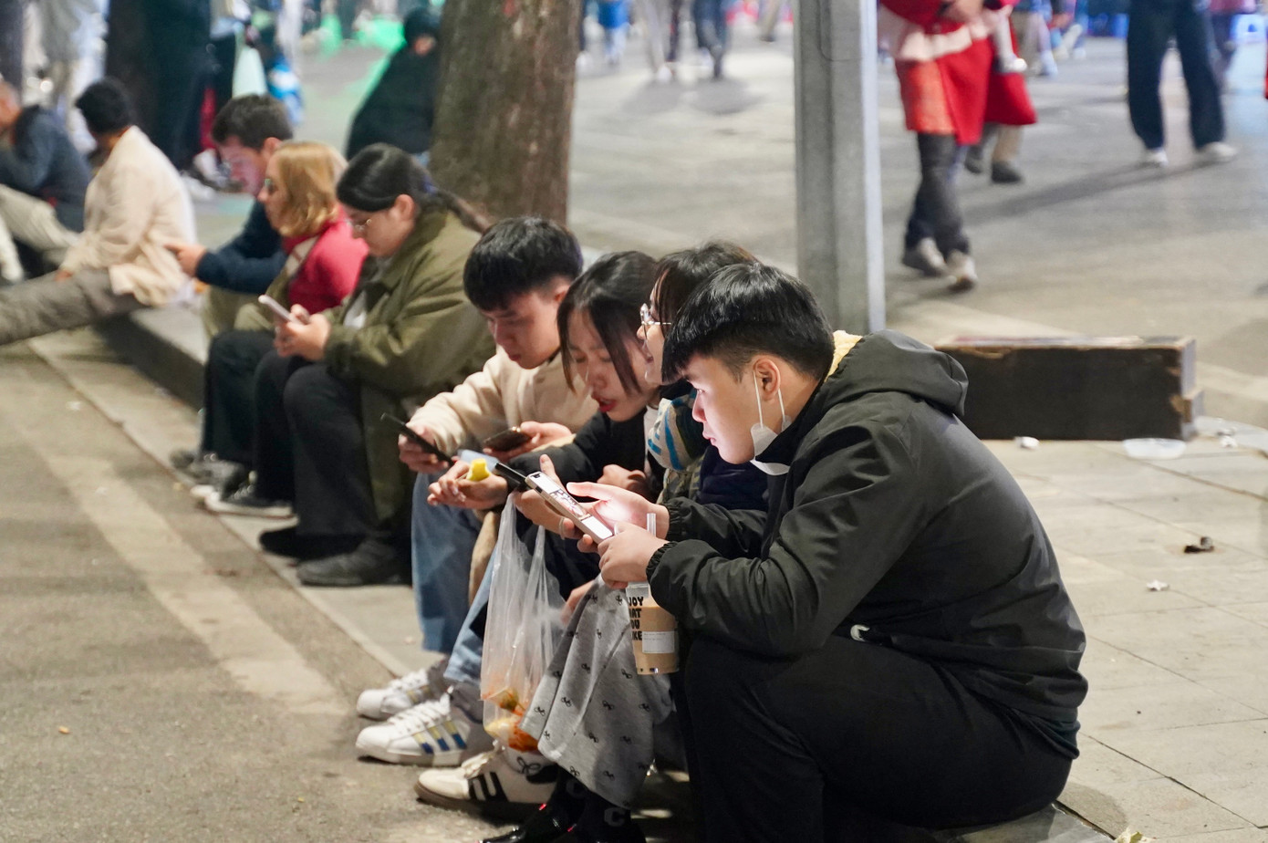 Pháo hoa rực sáng đón năm mới Ất Tỵ an lành, thịnh vượng ảnh 118 Pháo hoa rực sáng đón năm mới Ất Tỵ an lành, thịnh vượng ảnh 118