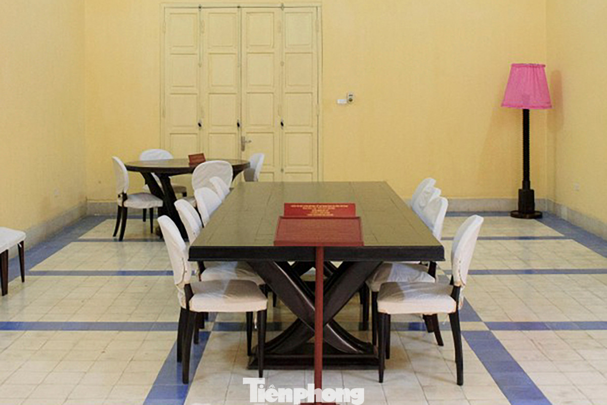 Chiếc bàn nơi bản Tuyên ngôn độc lập được thông qua.