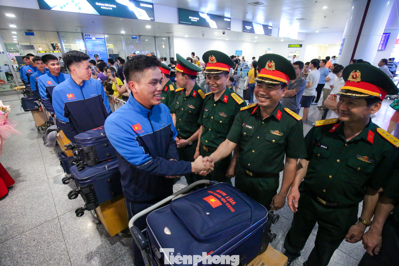 Đoàn gồm 86 quân nhân là cán bộ, học viên, quân nhân chuyên nghiệp thuộc Trường Sĩ quan Lục quân 1 và một số cơ quan, đơn vị, đại diện cán bộ, chiến sĩ Quân đội nhân dân Việt Nam.