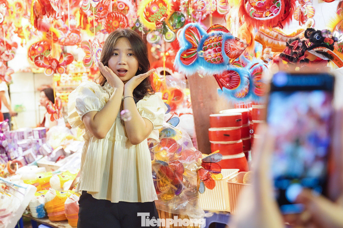 Thả dáng điệu đà với đồ chơi truyền thống.