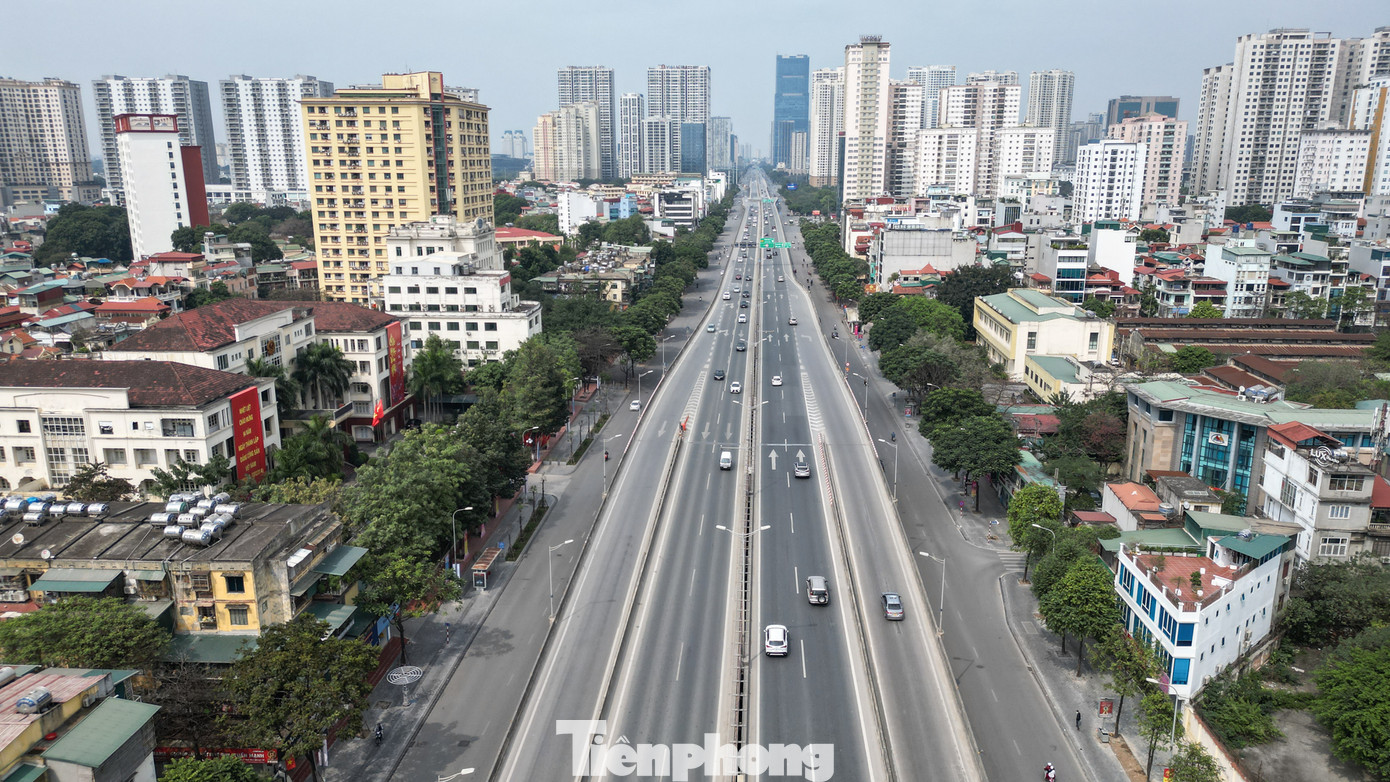 Thời gian vắng lặng hiếm hoi trong năm của đường trên cao vành đai 3. Thời gian vắng lặng hiếm hoi trong năm của đường trên cao vành đai 3.