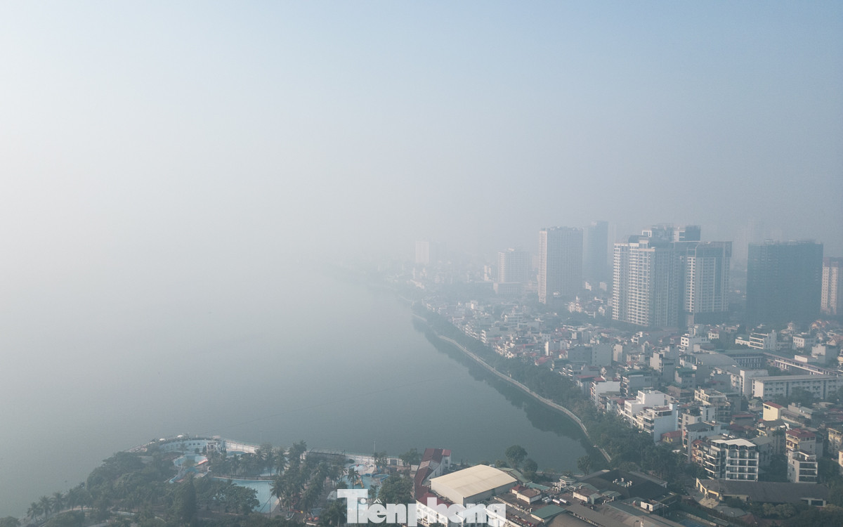 Cục Quản lý Môi trường y tế (Bộ Y tế) khuyến cáo, khi chỉ số chất lượng không khí ở mức xấu (AQI từ 150 đến 200) người dân hạn chế hoạt động ngoài trời hoặc tham gia các hoạt động vận động cần gắng sức.