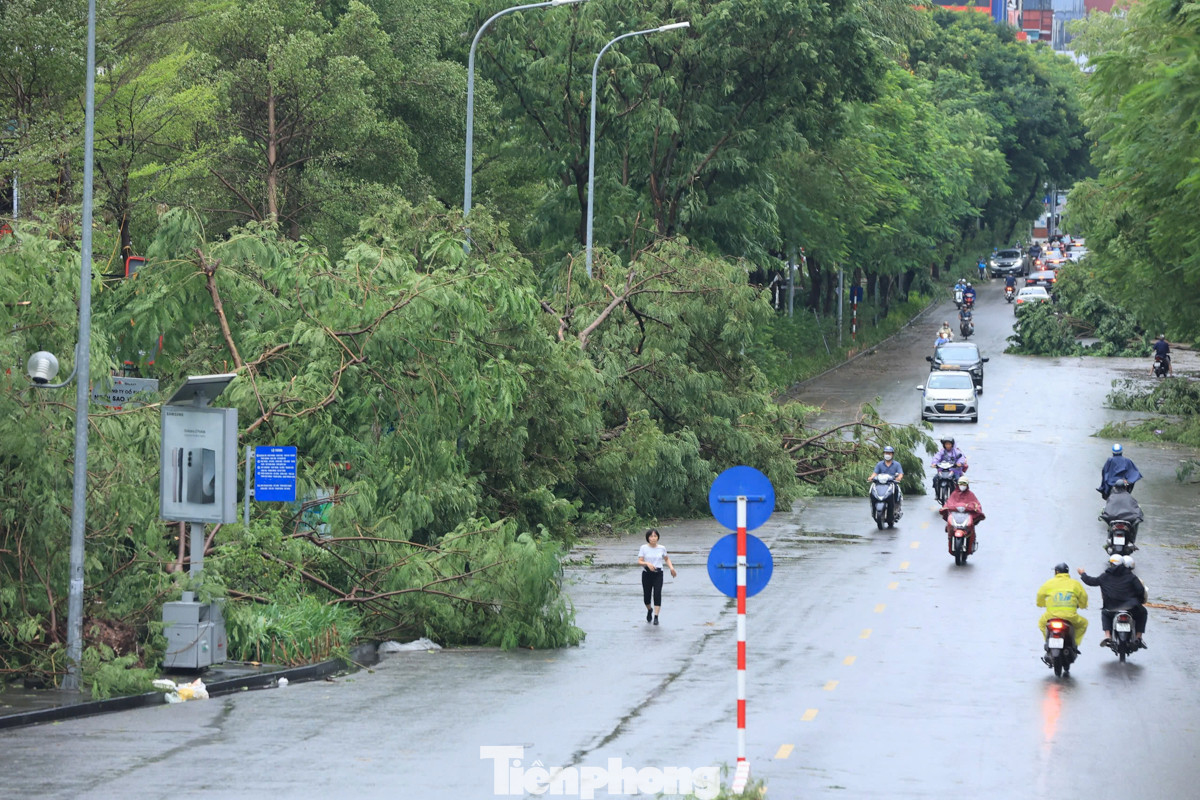 Đêm qua, sau khi quét qua khu vực Đông Bắc Bộ tiến về Tây Bắc Bộ, bão YAGI đã suy yếu thành áp thấp nhiệt đới. Dự báo trong hôm nay, miền Bắc và Bắc Trung Bộ tiếp tục có mưa rào và dông rải rác, trong đó khu vực mưa lớn nhất là vùng núi và trung du Bắc Bộ.