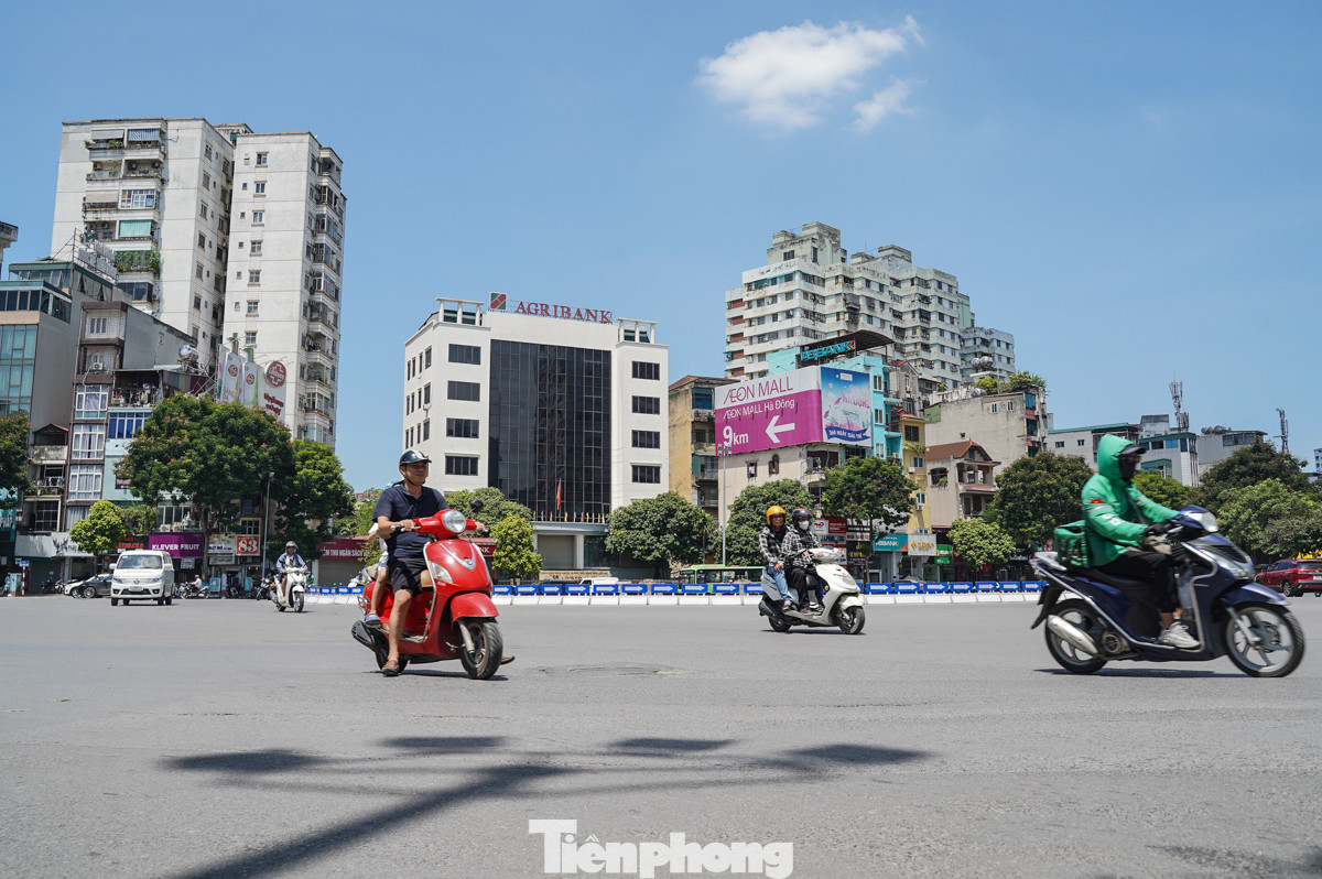 Trung tâm Dự báo khí tượng thuỷ văn quốc gia cho biết, hôm nay 10/8, Hà Nội ngày nắng nóng và nắng nóng gay gắt, có nơi vượt 38 độ C. Chiều tối và đêm mưa rào và dông rải rác, cục bộ mưa to.