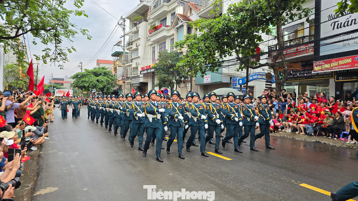 Một số hình ảnh trong buổi lễ diễu hành, diễu binh kỷ niệm 70 năm chiến thắng Điện Biên Phủ.