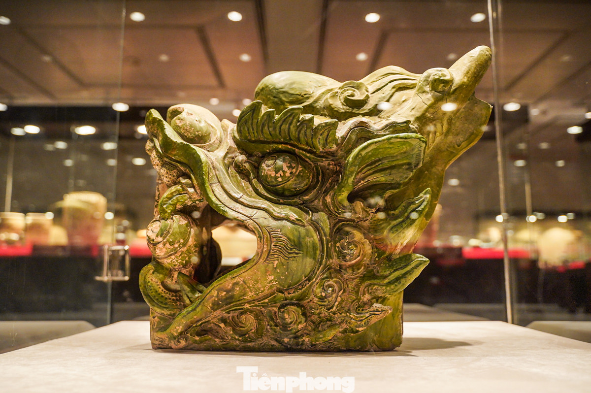 Đầu rồng đất nung, men lục, dùng trong trang trí kiến trúc - Niên đại thế kỷ XIII-XIV