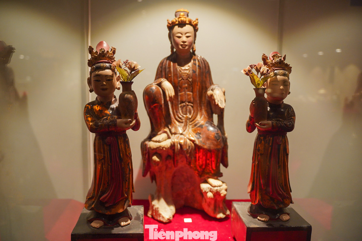 Quan âm toạ sơn có niên đại thế kỷ XIX.